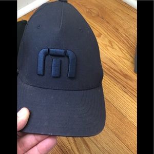 Travis Mathew Fitted S/M Navy